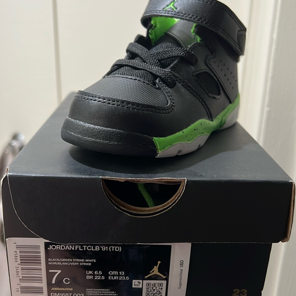 Jordan FLTCLB’91(TD)
Black/Green Toddler size 7